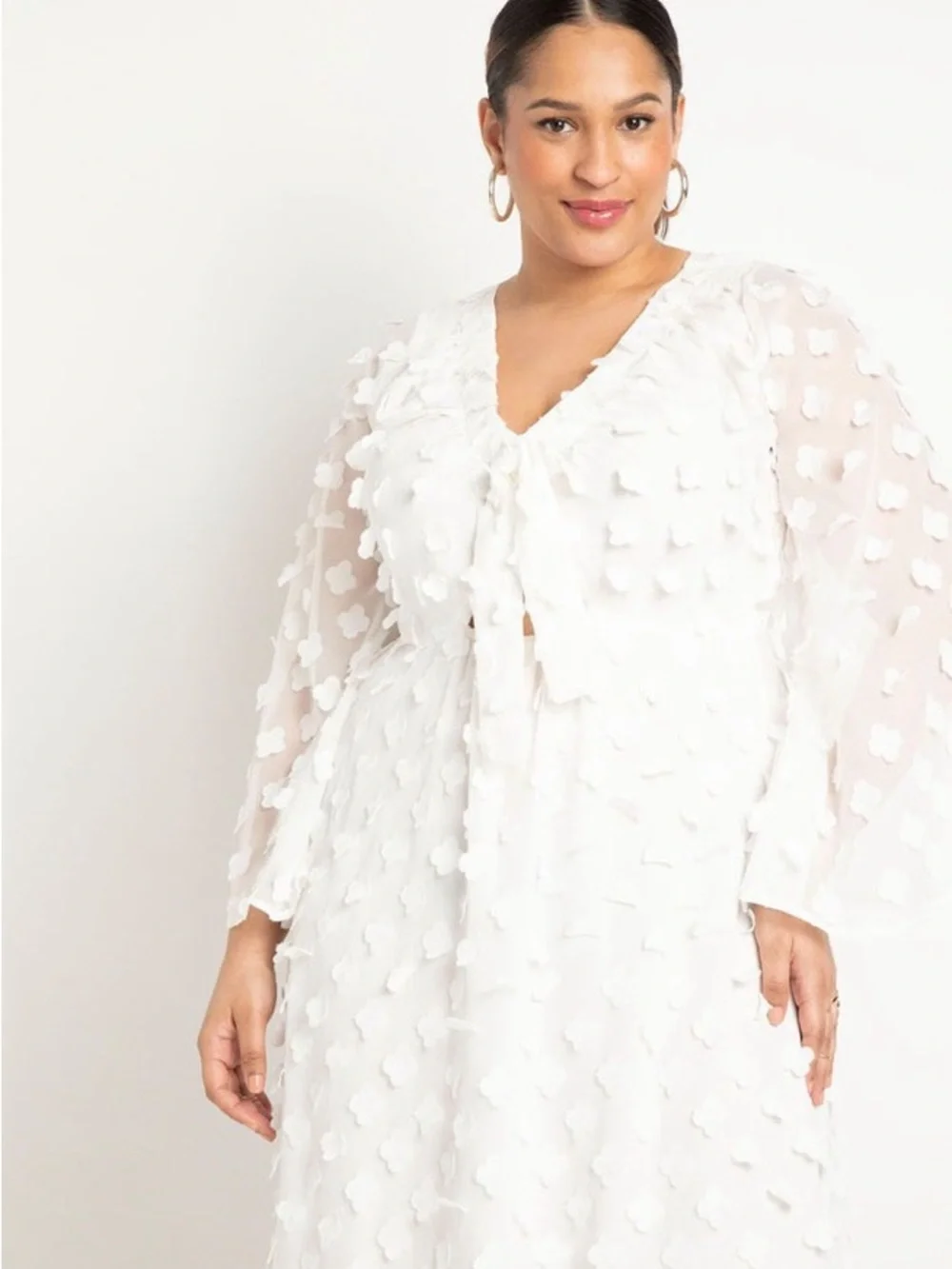 Elegant White Plus Size Maxi Dress - Picture 3 of 4
